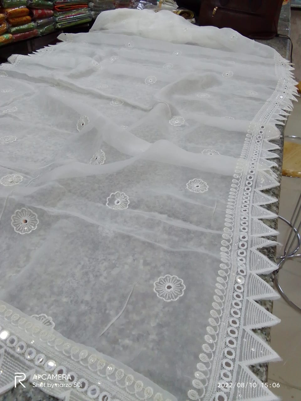 ORGANZA DYEBLE CHUNNI. 