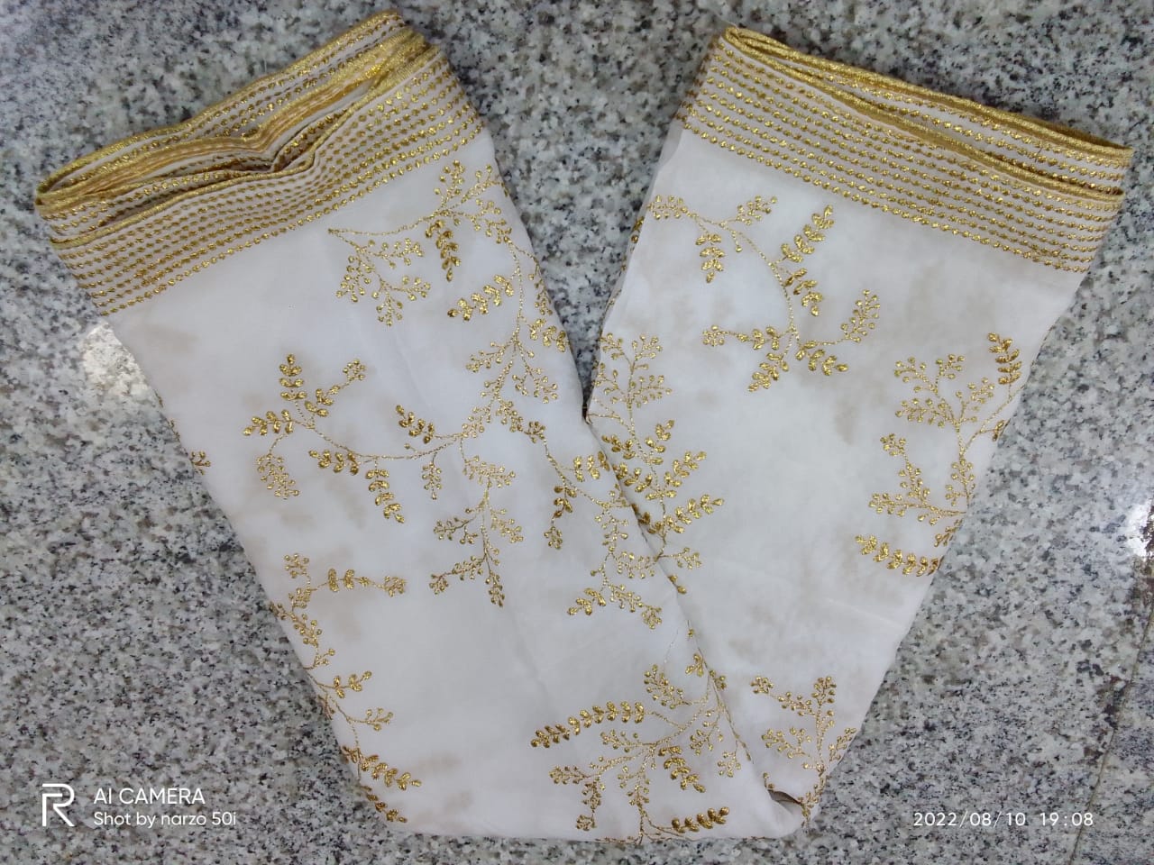 CHINON DYEBLE CHUNNI 