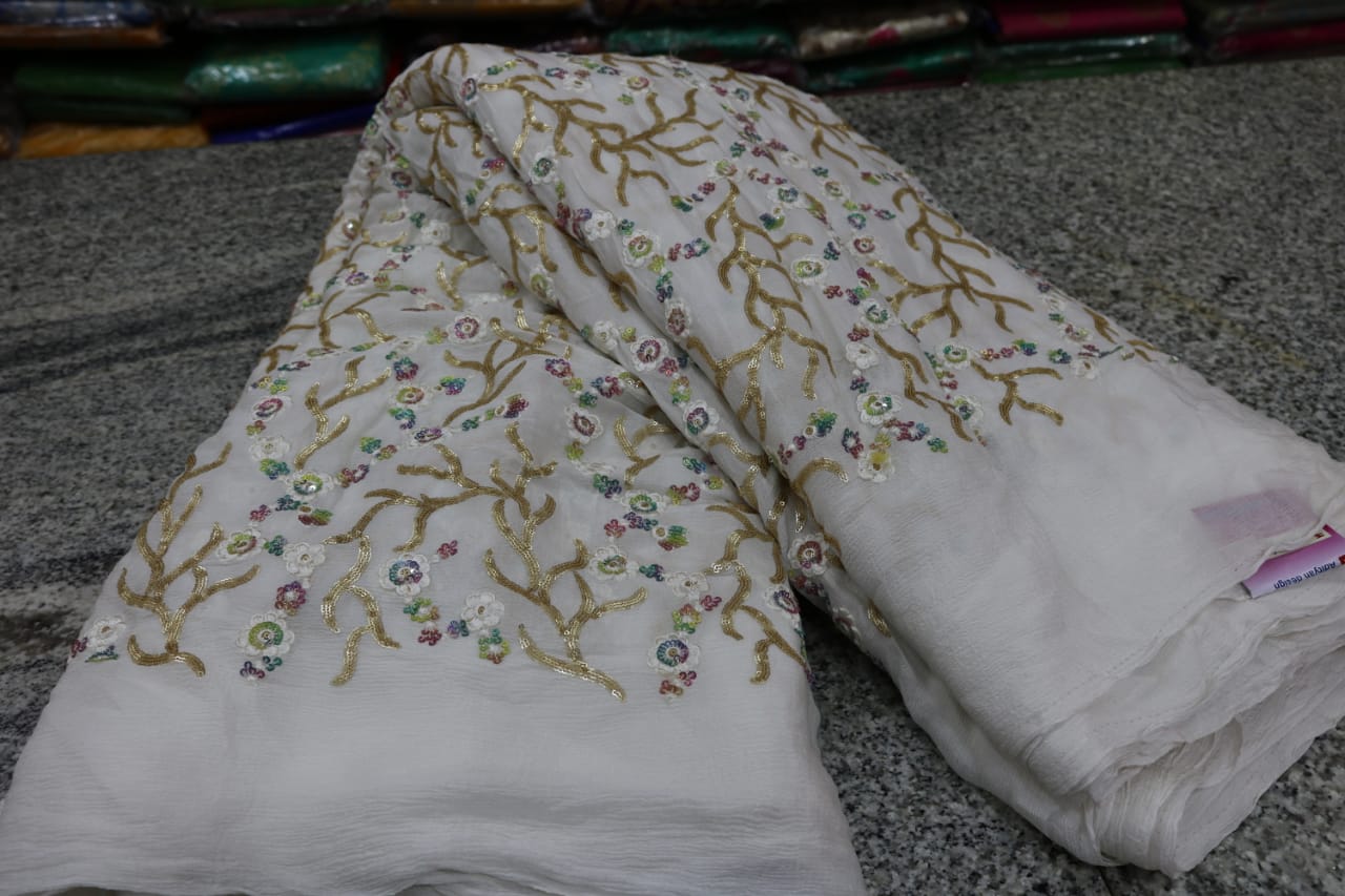  GEORGATTE DYEBLE  METERIAL.