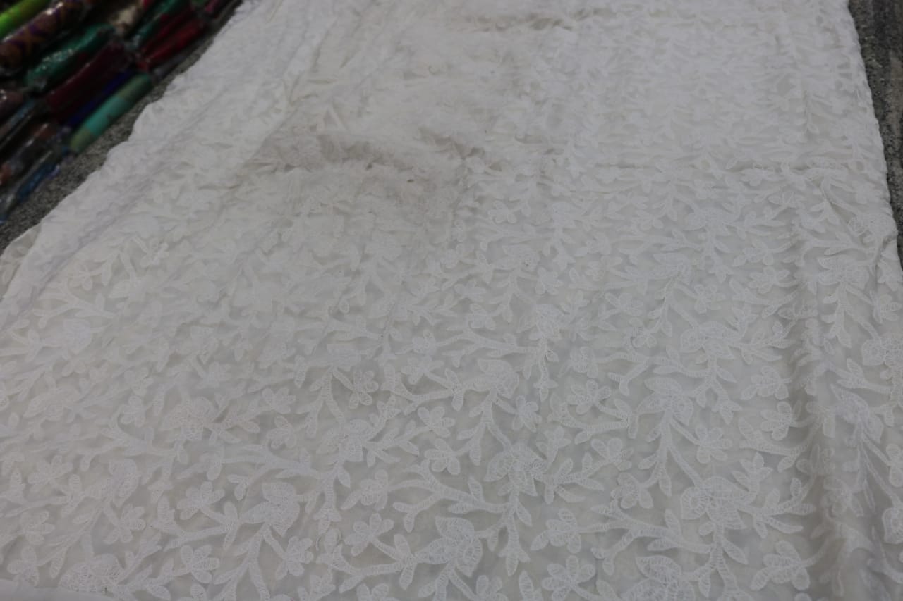 GEORGATTE DYEBLE  MATERIAL. .