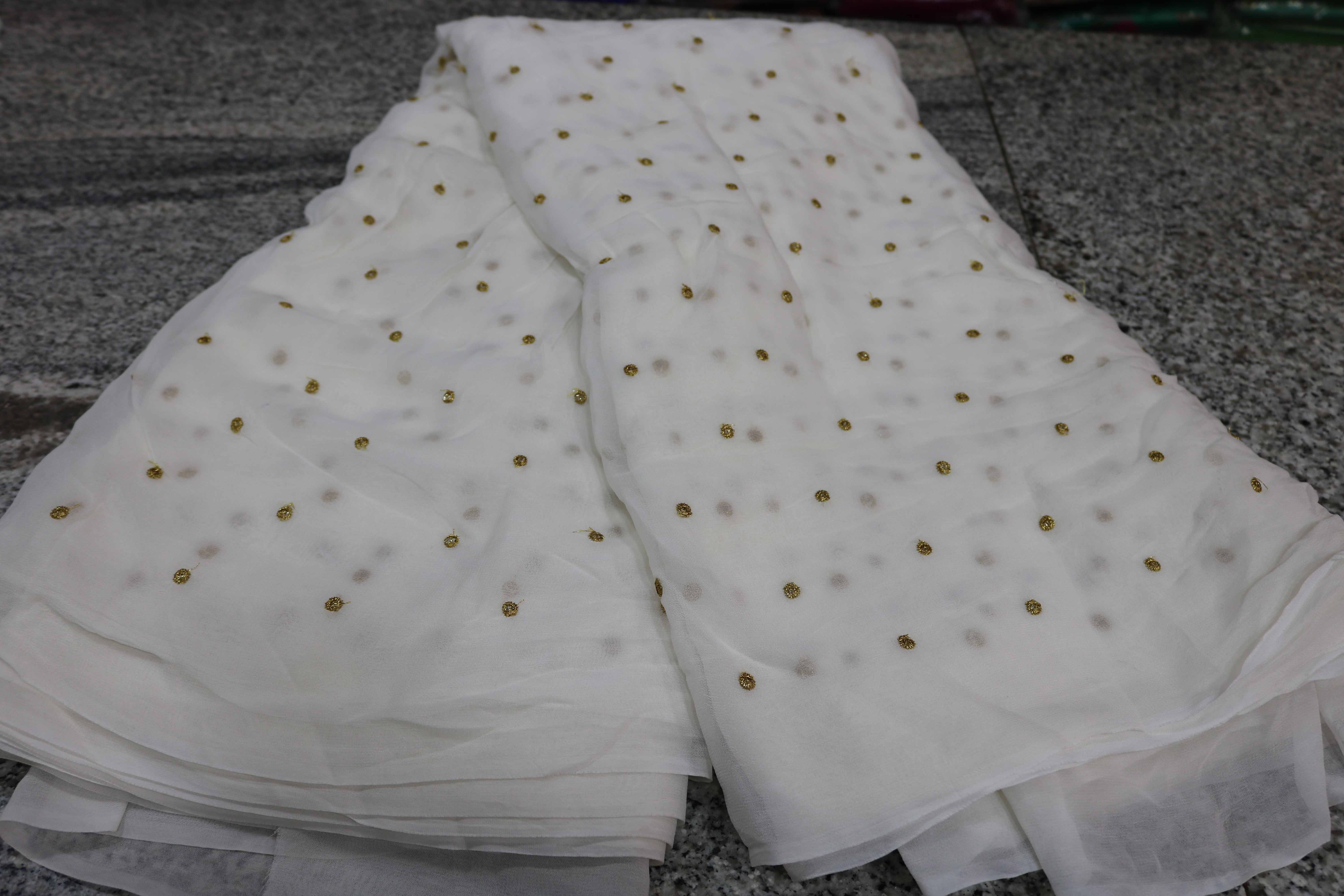 GEORGATTE DYEBLE  MATERIAL.