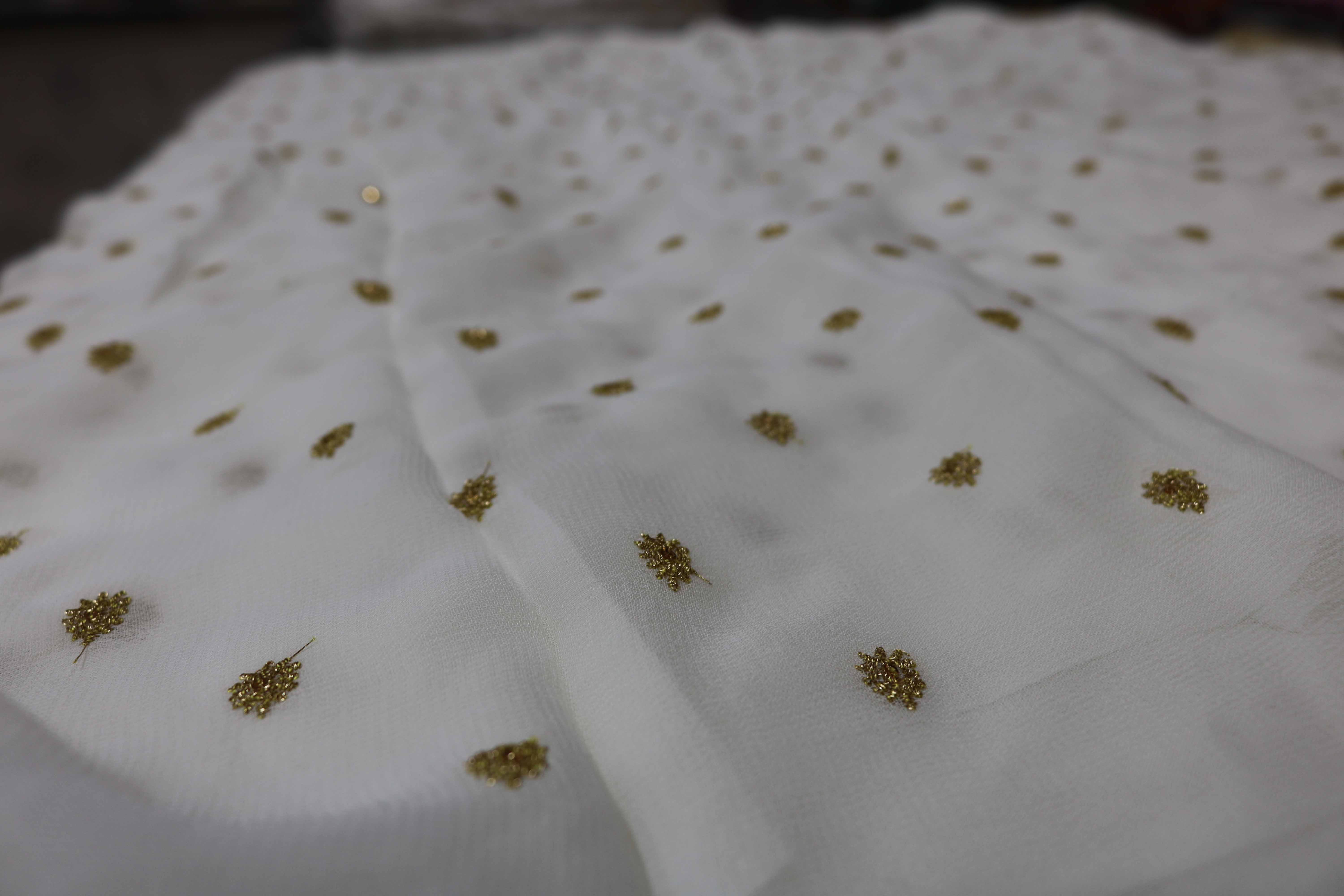 GEORGATTE DYEBLE  MATERIAL.