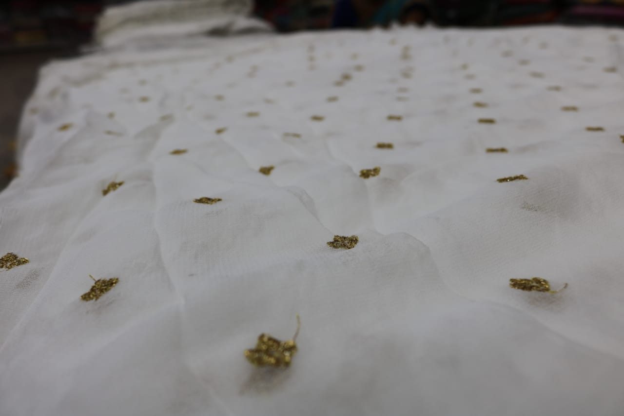 GEORGATTE DYEBLE  MATERIAL.