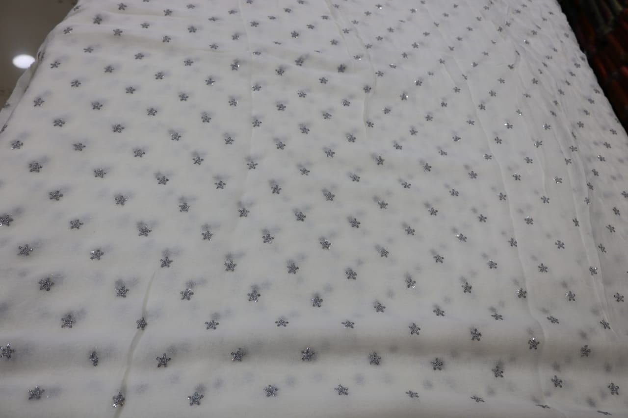 GEORGATTE DYEBLE  MATERIAL.